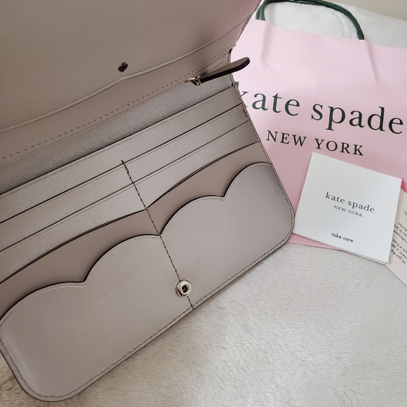 🔥🔥SALE🔥🔥Kate spade bifold wallet - Picture 3 of 16